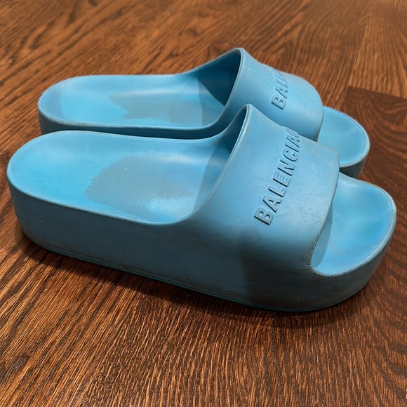 Authentic balenciaga slides - Picture 2 of 4